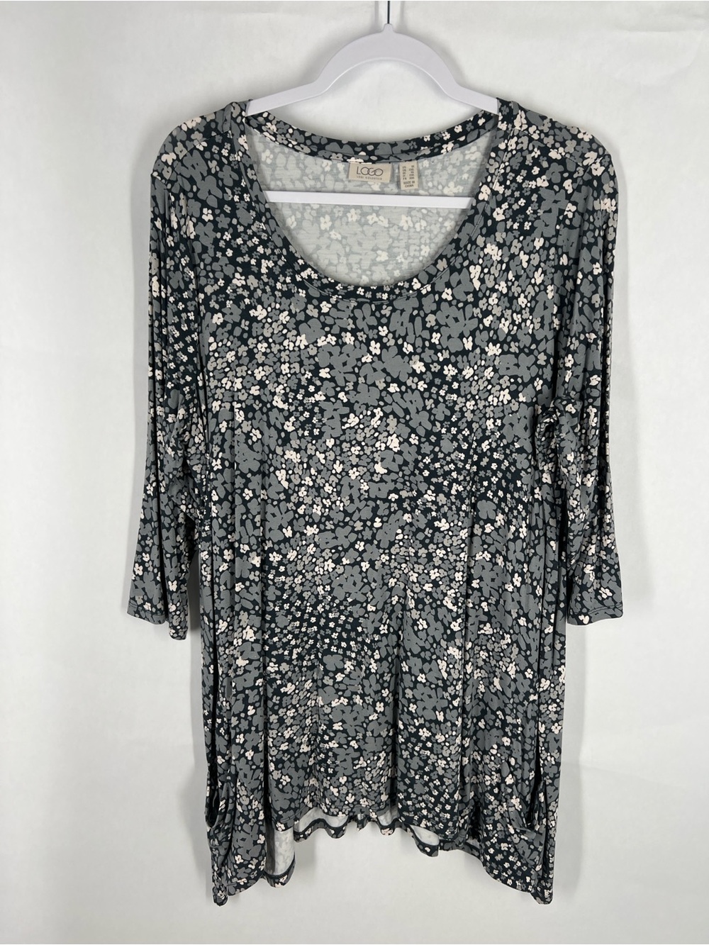LOGO by Lori Goldstein Floral Print Swing Tunic Top Size 1X Gray Stretch Knit‎